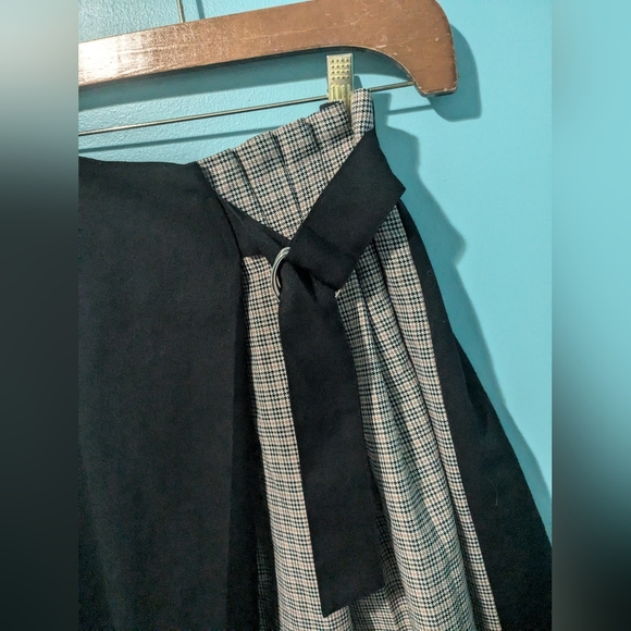 Black midi skirt with plaid and belt detail - Picture 3 of 4